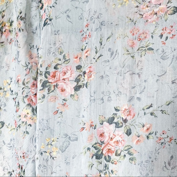 LIVING DOLL Floral Blouse - Picture 10 of 10